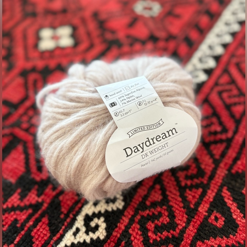 knit picks alpaca daydream dk • pewter off white yarn • 50 g / 142 y nwt
